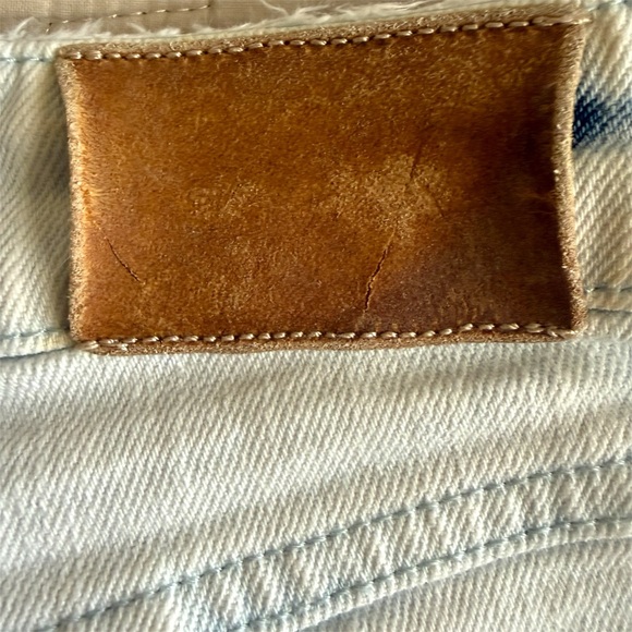 Retrofête High‑Rise Button‑Fly Denim Shorts Light Wash Distressed Look | Size 28 - Picture 7 of 7